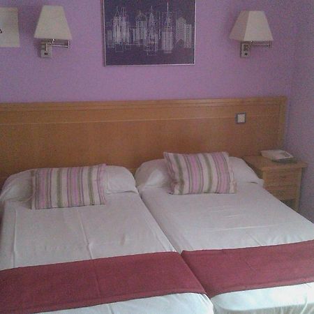 Hostal Cruz Sol Madrid Exterior photo