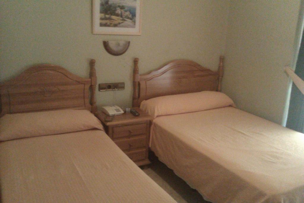 Hostal Cruz Sol Madrid Exterior photo