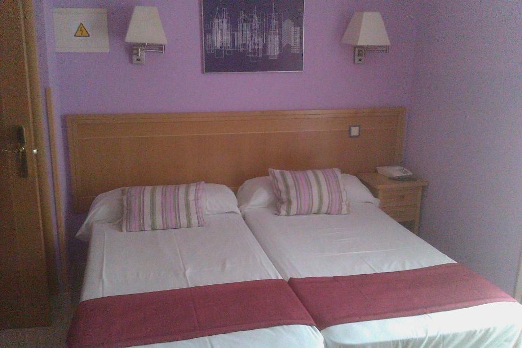 Hostal Cruz Sol Madrid Exterior photo