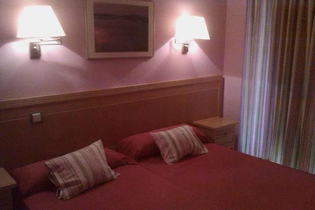 Hostal Cruz Sol Madrid Exterior photo