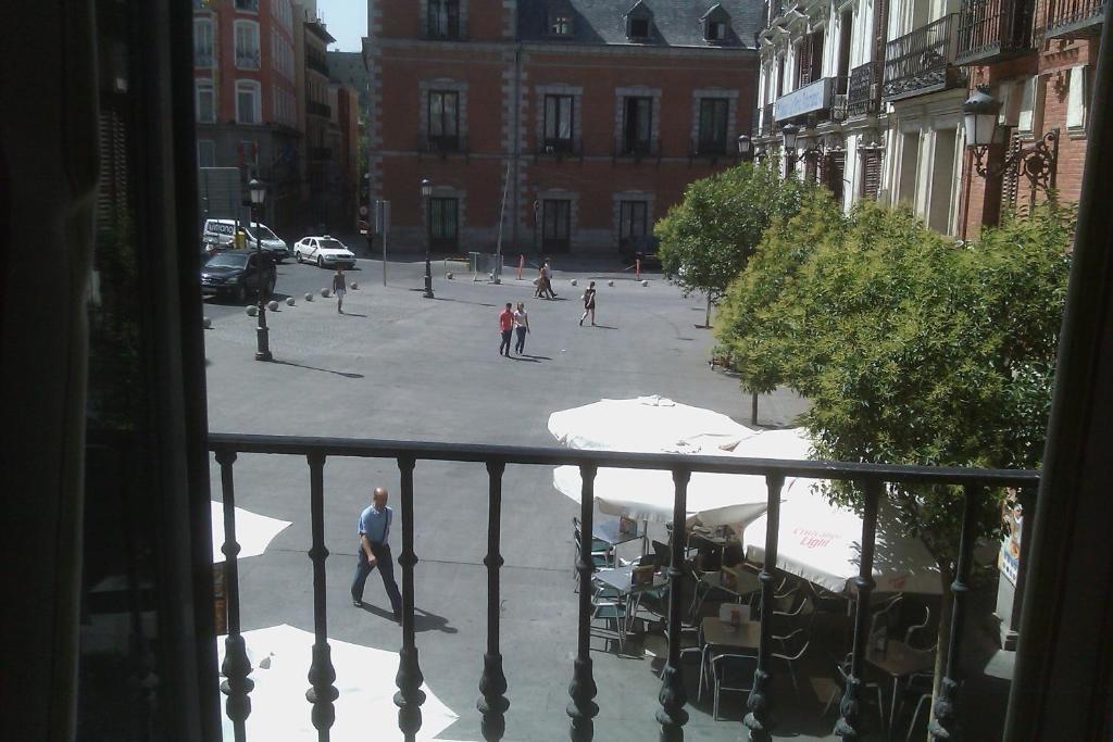 Hostal Cruz Sol Madrid Exterior photo