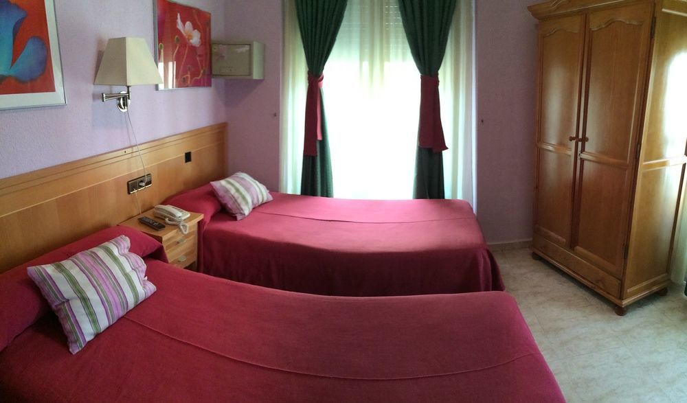 Hostal Cruz Sol Madrid Exterior photo