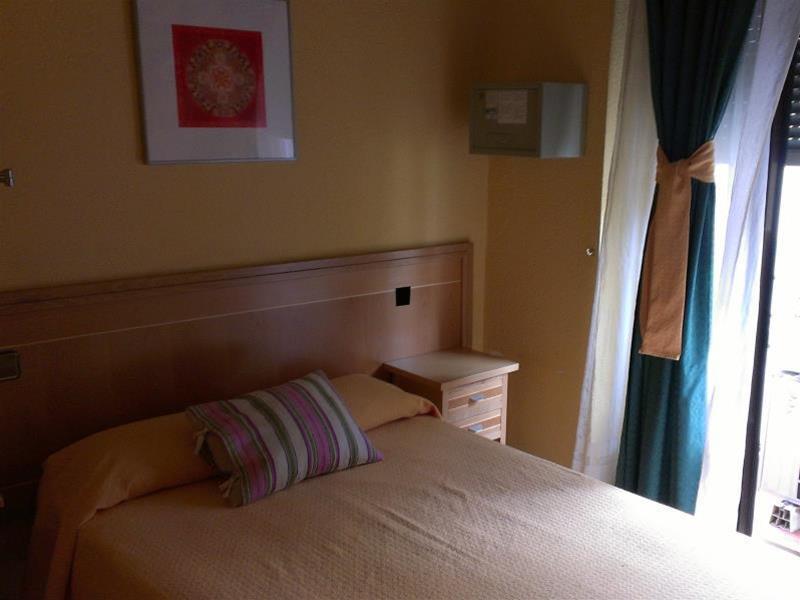Hostal Cruz Sol Madrid Exterior photo