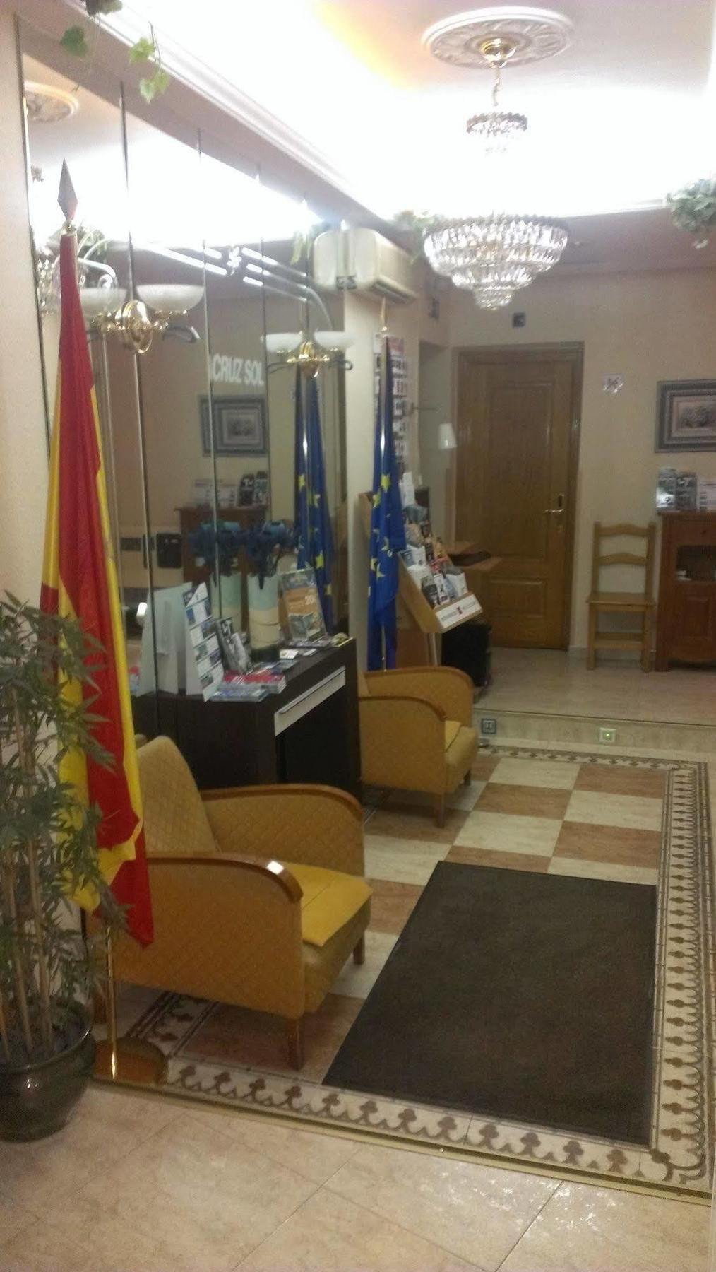 Hostal Cruz Sol Madrid Exterior photo