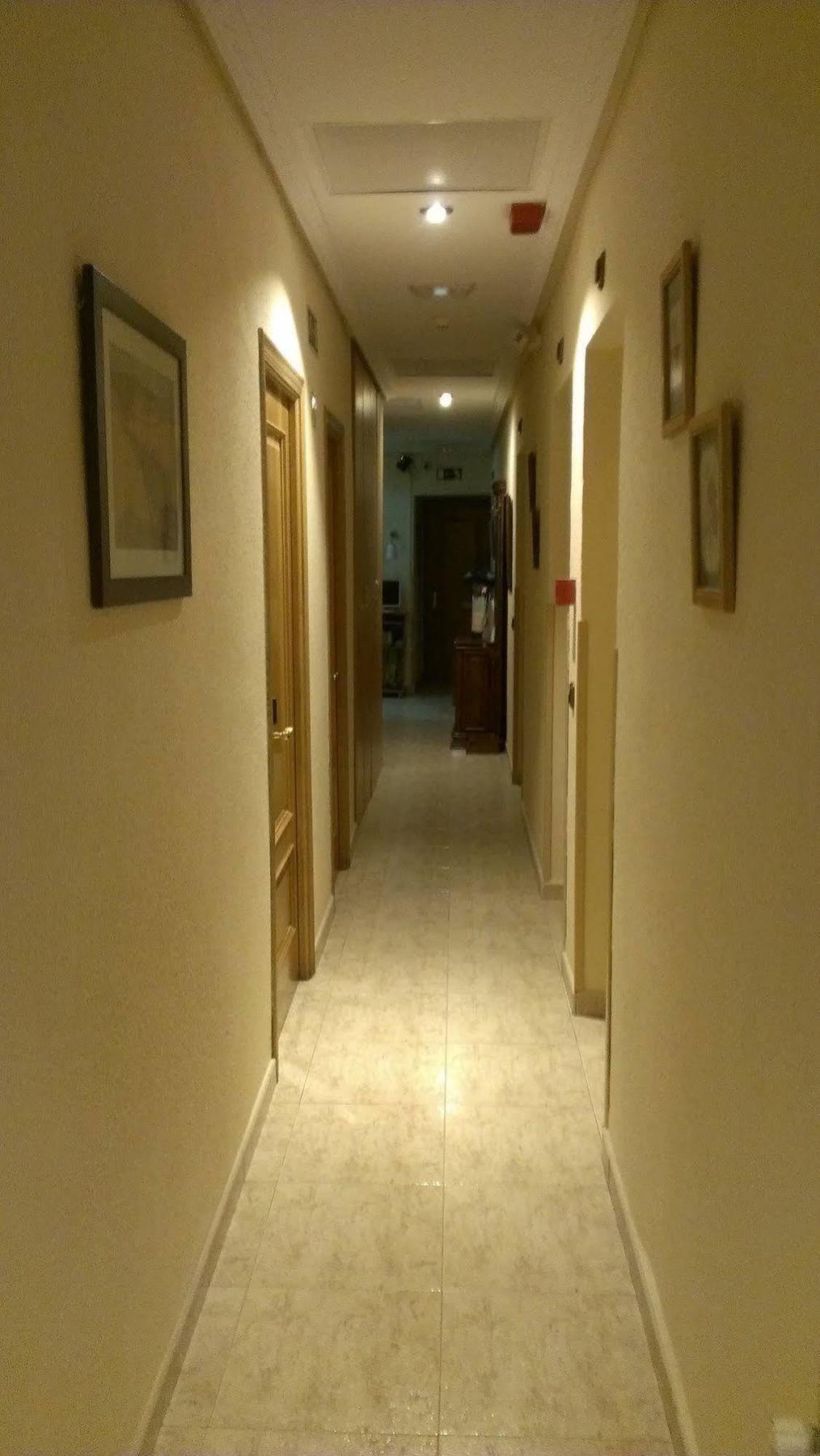 Hostal Cruz Sol Madrid Exterior photo
