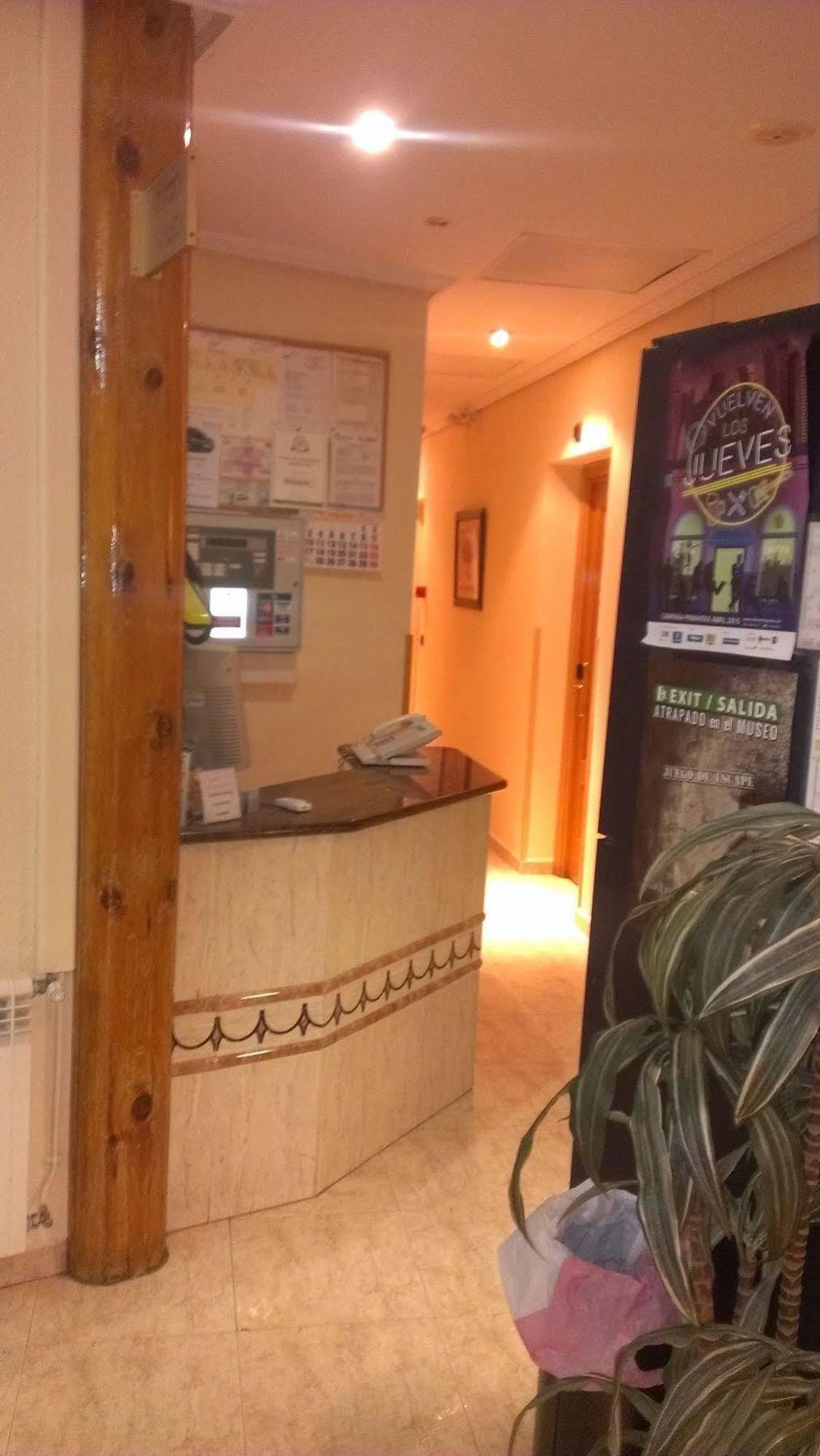 Hostal Cruz Sol Madrid Exterior photo