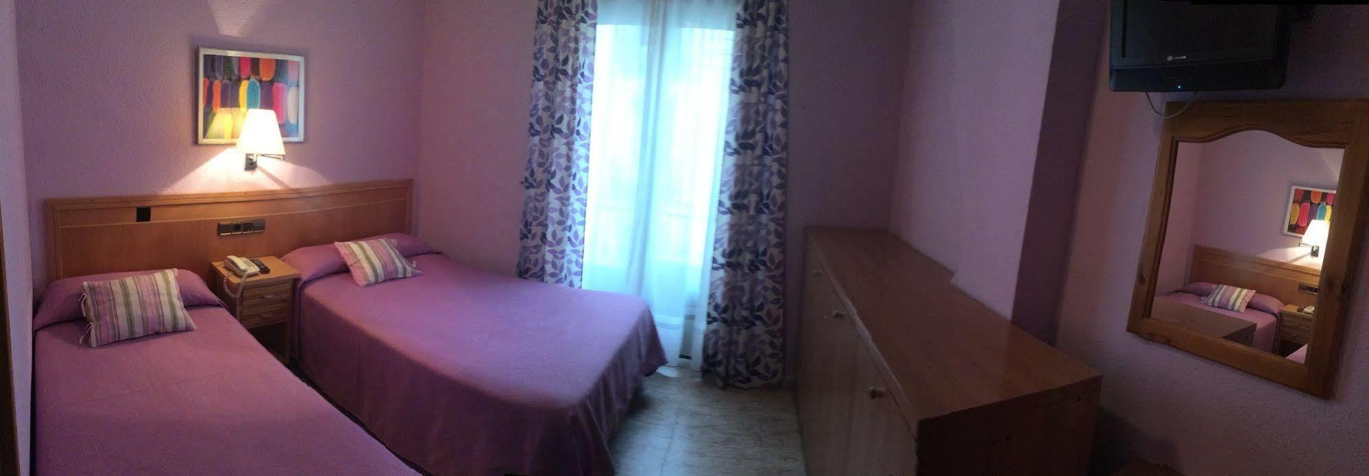 Hostal Cruz Sol Madrid Exterior photo