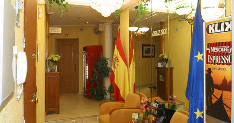 Hostal Cruz Sol Madrid Exterior photo