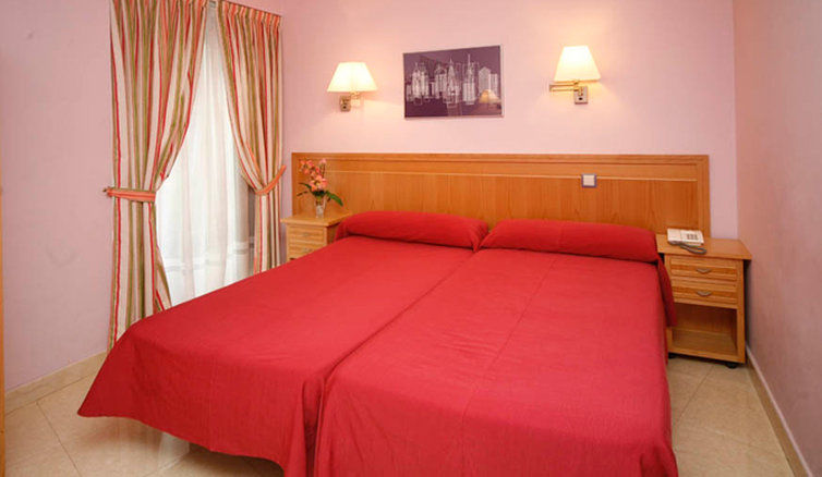Hostal Cruz Sol Madrid Exterior photo