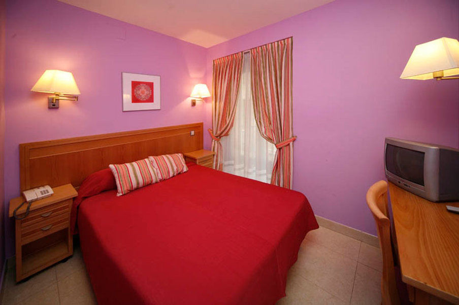 Hostal Cruz Sol Madrid Exterior photo