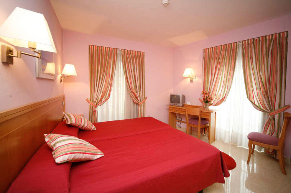 Hostal Cruz Sol Madrid Exterior photo